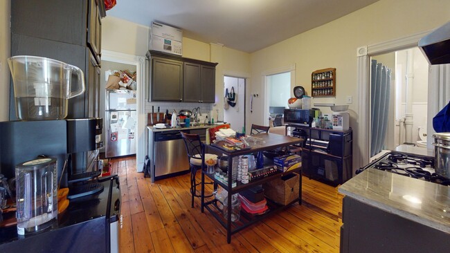 Primary Photo - 60 Mechanic St