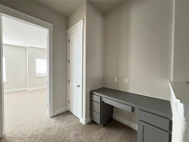 Building Photo - 813 Meadowcrest Dr