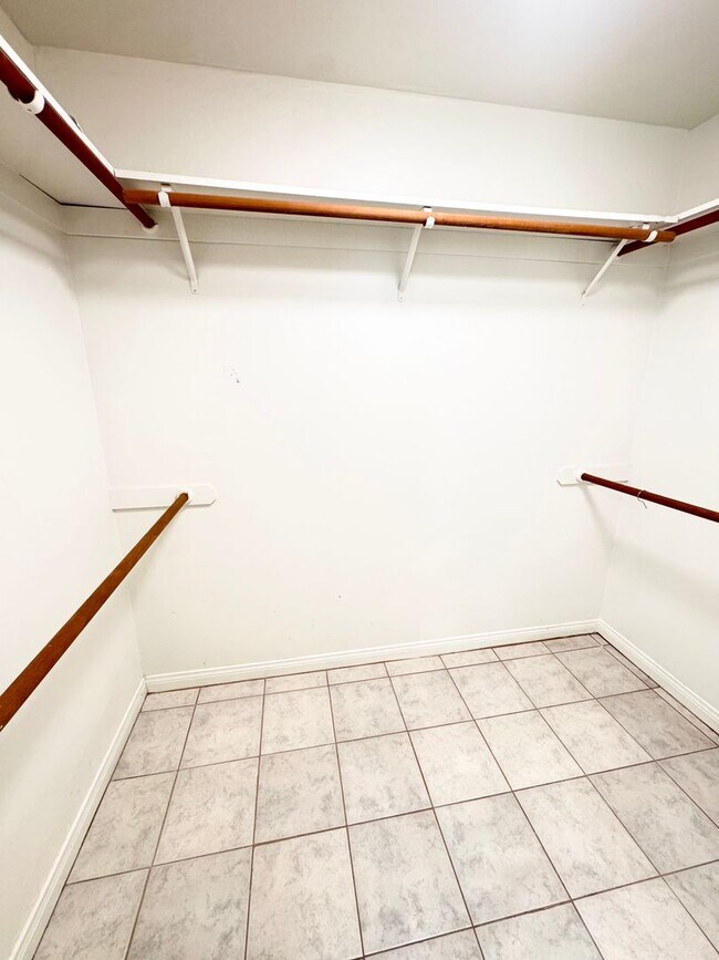 Building Photo - STAY COOL AND SAVE — ENJOY SOLAR-POWERED SAVINGS COMPARED TO STANDARD PG&E RATES