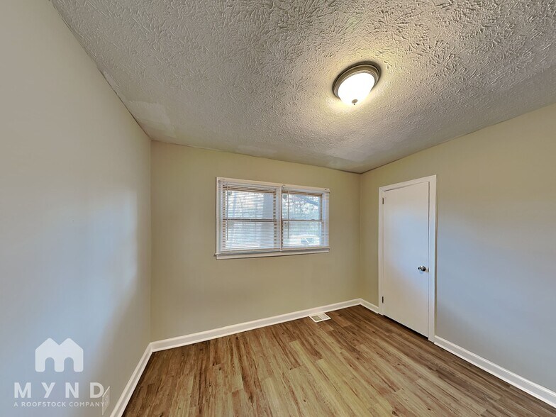 Building Photo - 425 Stephenson Rd