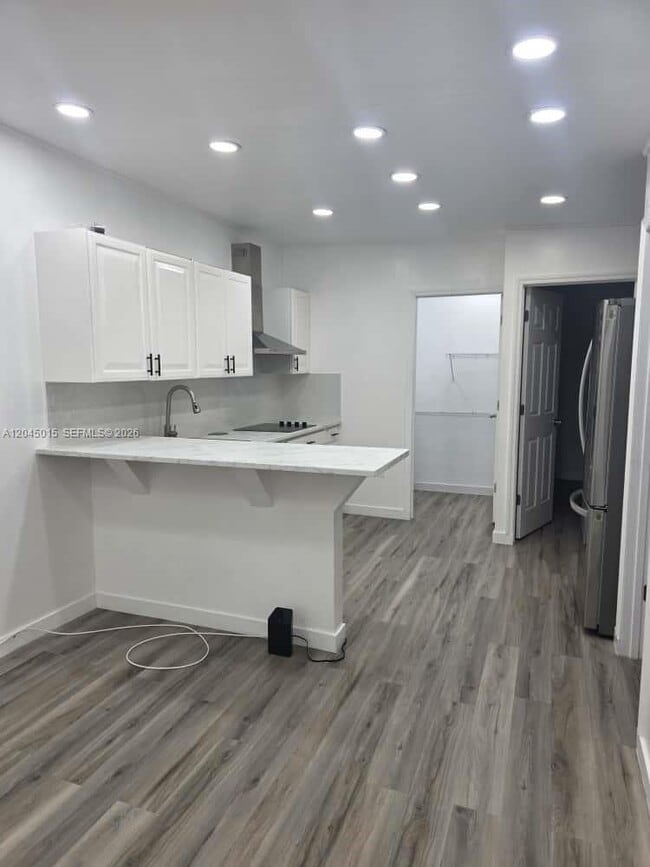 Building Photo - 23 Miami Gardens Rd