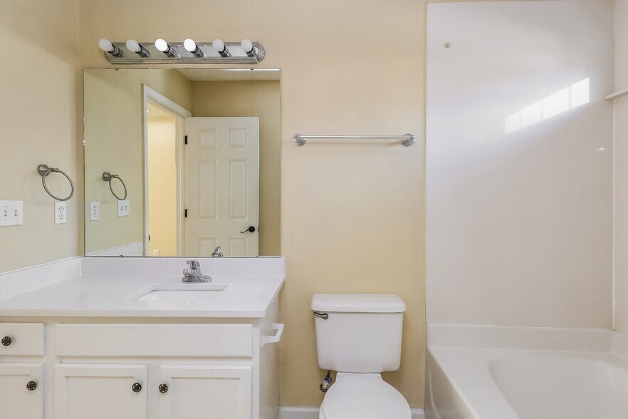 Building Photo - 12539 Autumn Blaze Dr