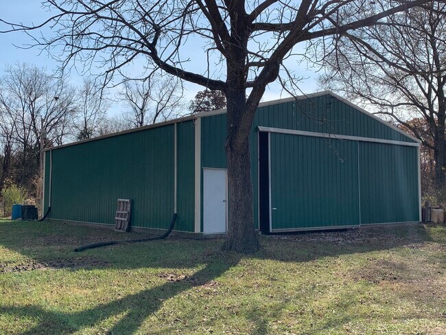 Building Photo - 5731 S Bearfield Rd