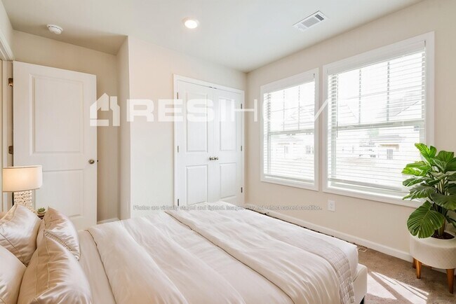 Building Photo - 24 Tilbury Pte