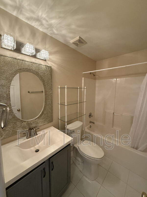 Building Photo - 8305 Hobhouse Cir