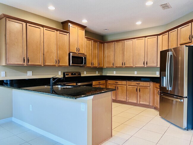 Building Photo - 537 Red Rose Ln