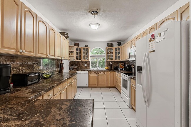 Building Photo - 13590 SW 73rd Ct