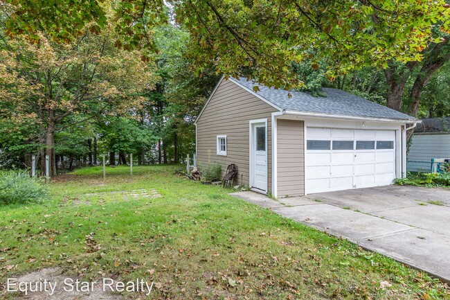 Building Photo - 3 br, 1.5 bath House - 3971 Bluestone Rd