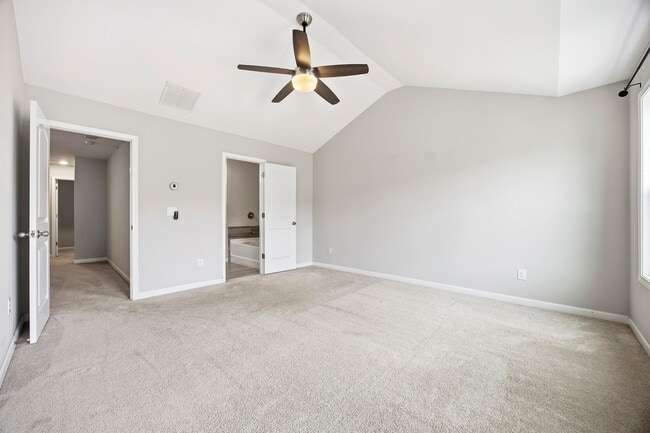 Building Photo - 7275 Heritage Oak Ct