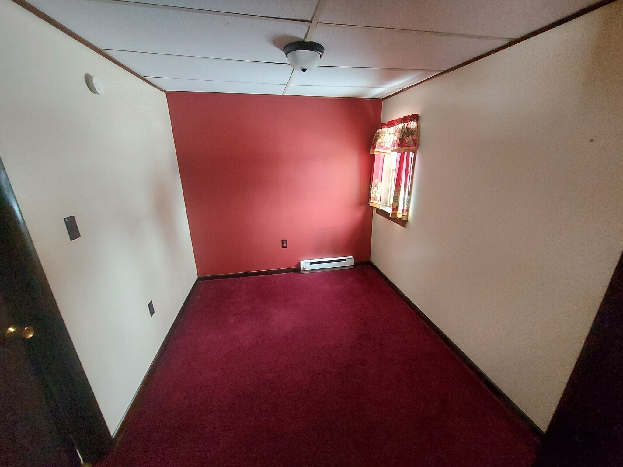 Dining room - 410 S Geyers Church Rd