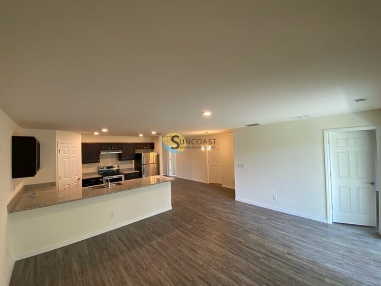 Building Photo - 1035 Nomad Rd