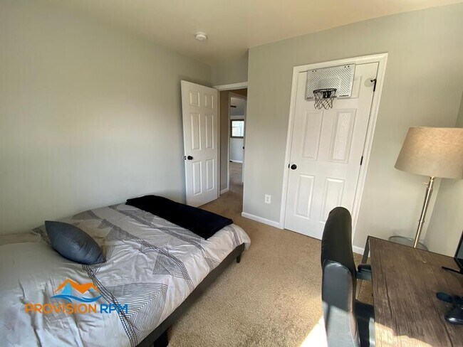 Building Photo - 106 Hanson Ct