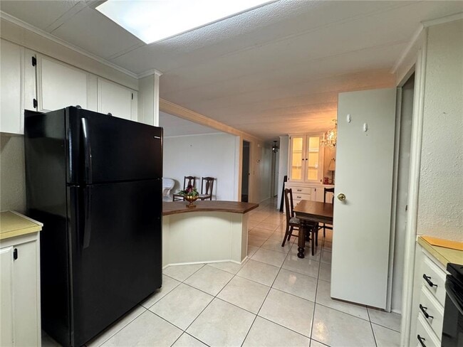 Building Photo - 5921 SW 63rd Lane Rd