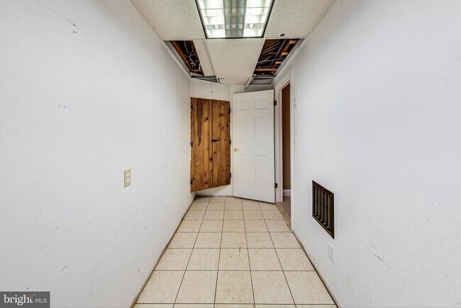 Building Photo - 14904 Claude Ln