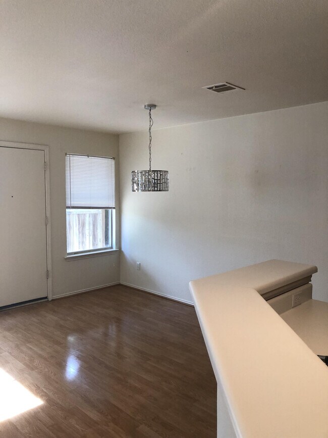 Building Photo - 9709 Sugar Hill Dr