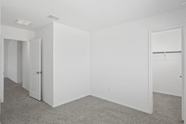 Building Photo - 4905 Blue Beetle Rdg Dr