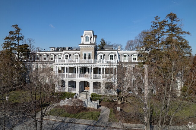 Building Photo - Louella Mansion