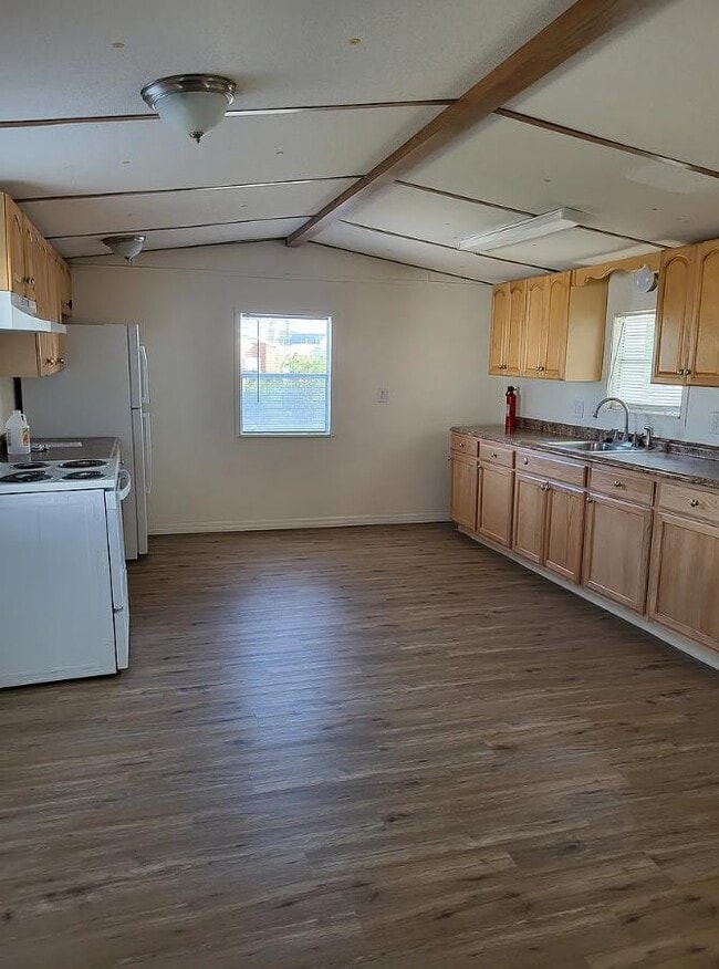 Building Photo - 6727 Saltwater Blvd