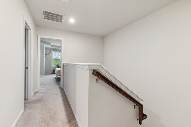 Building Photo - 1661 Corwin Bend Rd