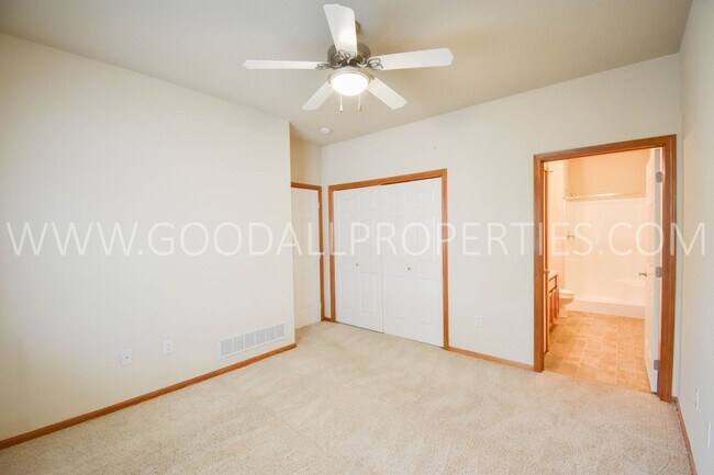 Building Photo - Move In Special!!! 2 bedrooms and 2 bathrooms in Johnston!! Check out this ground-level condo!!!