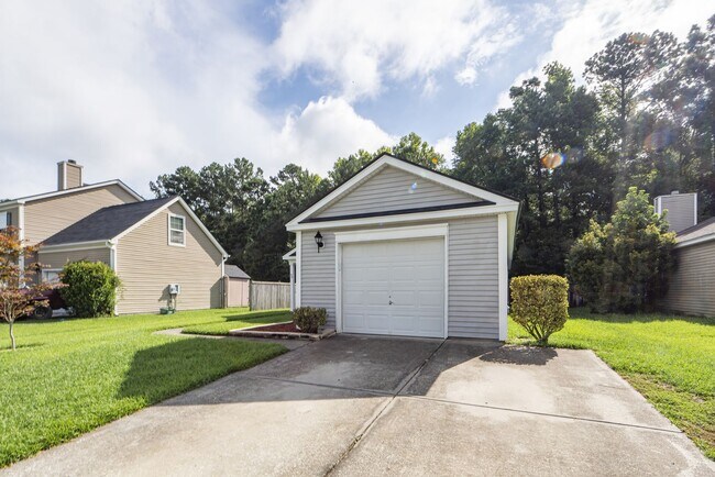 Building Photo - 3 Bedroom 2 Bath Home in Scotts Mill - Summerville