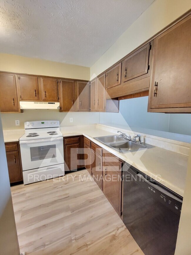 Building Photo - 9148 Cedarpark Ln NW