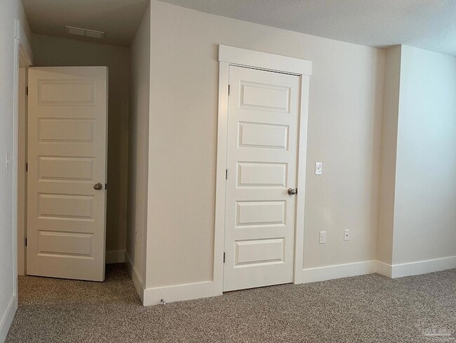 Building Photo - 1650 Iroquois Ct