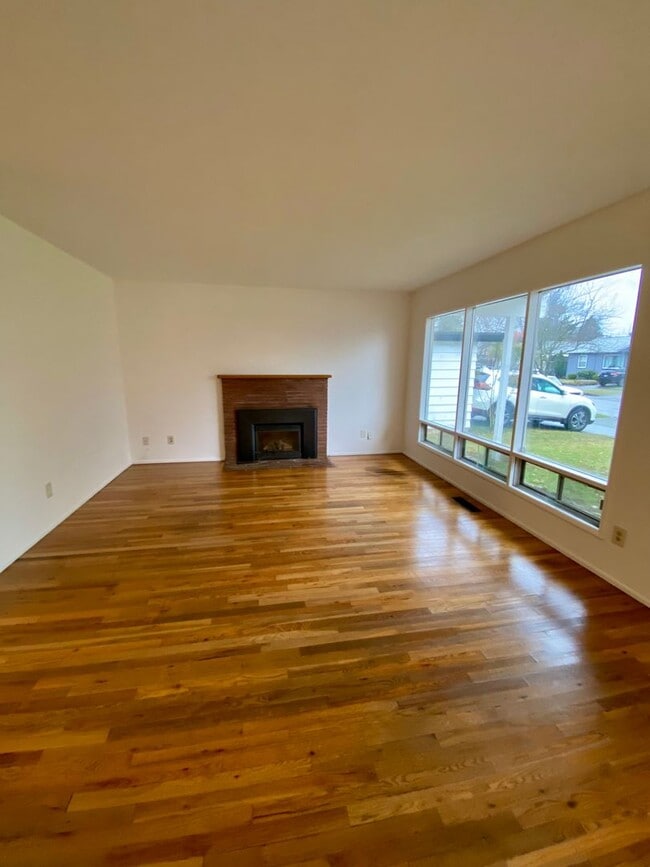 Building Photo - 1206 SE 87th Ave