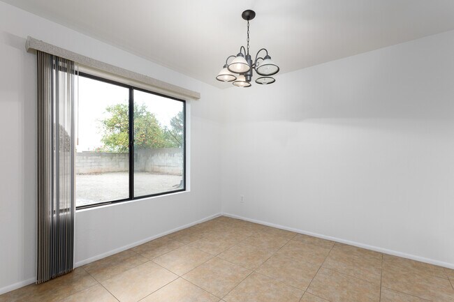 Building Photo - 7711 E 39th St