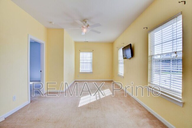 Building Photo - 1495 Elderberry Rd