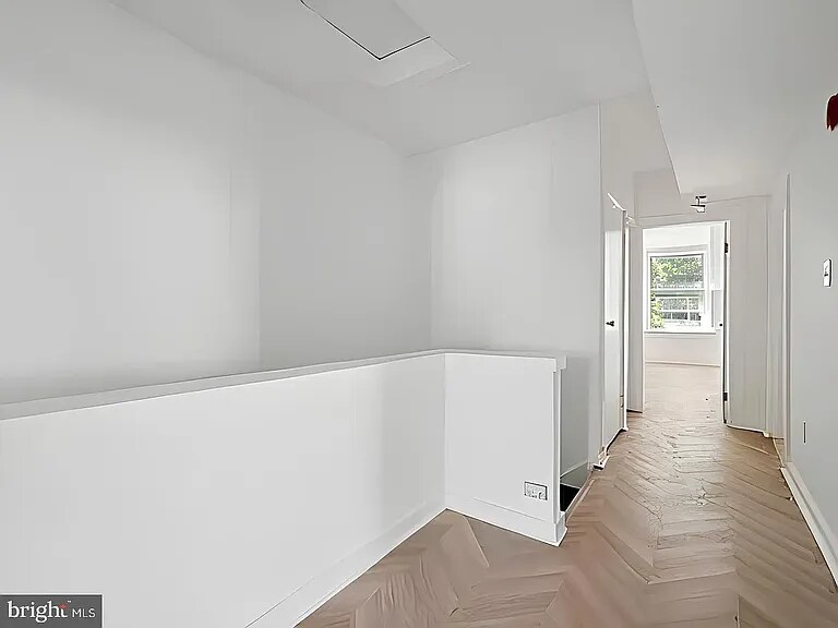 Building Photo - 4814 Chester Ave