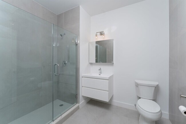 Building Photo - 8625 River Rd