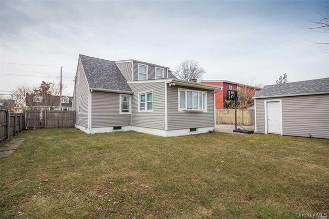 Building Photo - 343 Greengrove Ave