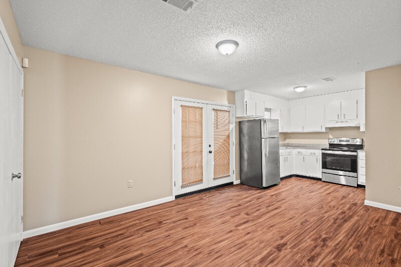 Building Photo - 124 Briarwood Dr