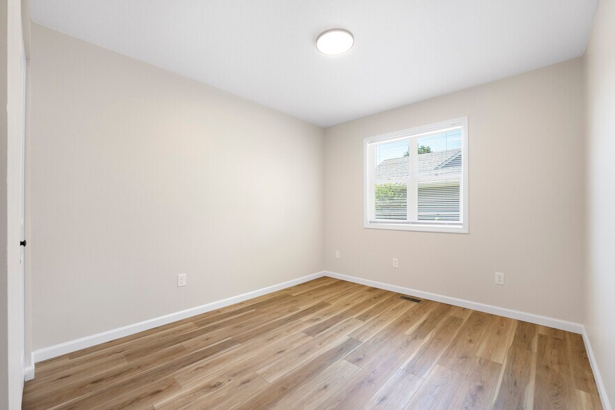 Building Photo - 7933 Basswood Pl