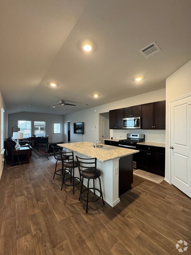 Building Photo - $300 OFF 1ST MONTH RENT IF YOU MOVE IN WIT...