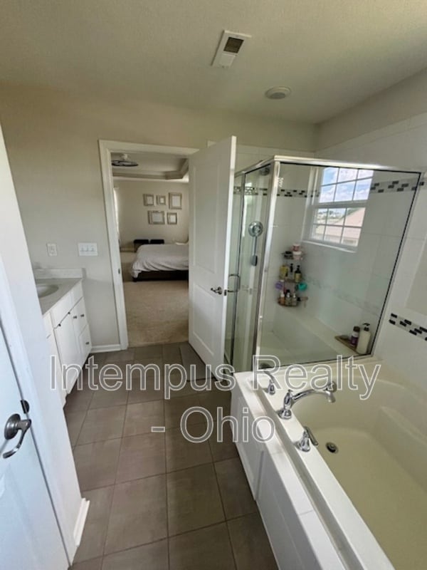 Building Photo - 6123 Brandon Dr