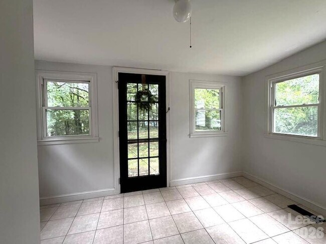 Building Photo - 810 Mt Holly-Huntersville Rd