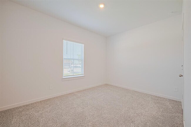 Building Photo - 31022 W Kington Wy