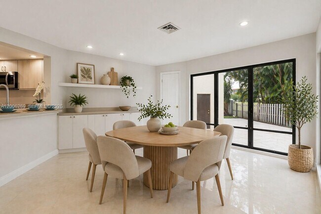 Building Photo - 8881 N Lake Dasha Dr