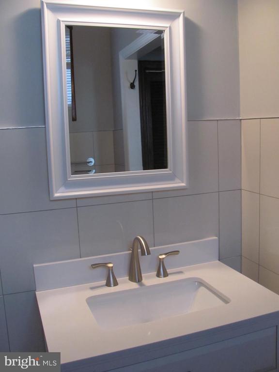 Building Photo - 516 Morgan Ave