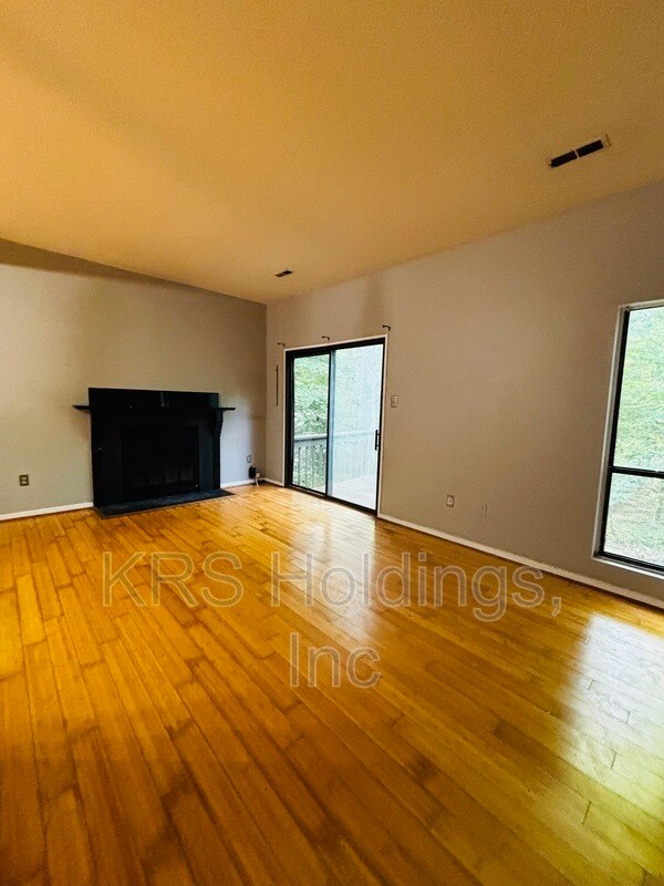 Building Photo - 9629 Groundhog Dr