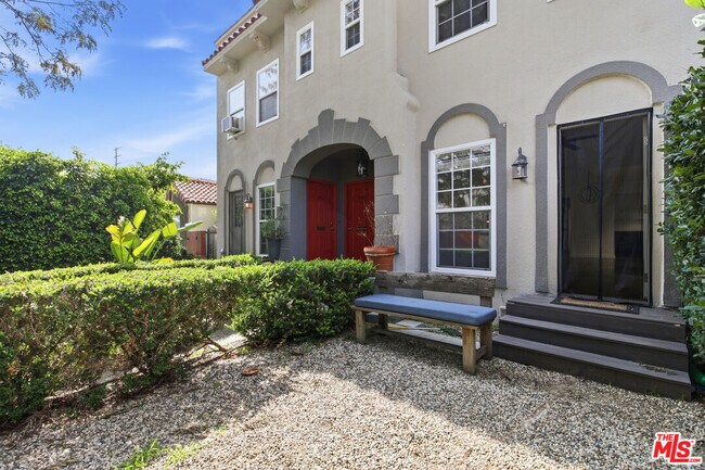 Building Photo - 1357 Cloverdale Ave