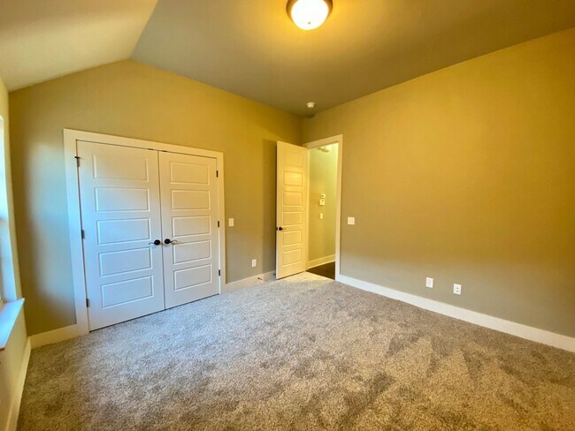 Building Photo - 2011 Allora Ct