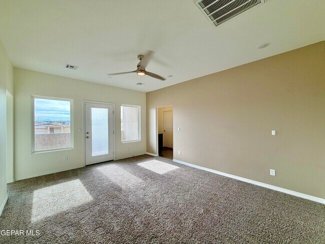 Building Photo - 122 Esther Trl