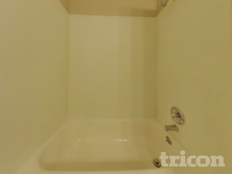 Building Photo - 101 Squire Rd