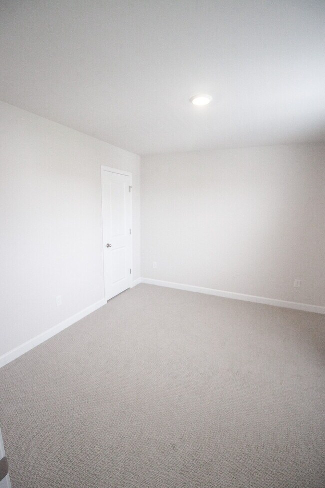 Building Photo - Fully Fenced 5bd SFH in Carolina Forest