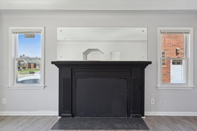 Building Photo - 17326 Mansfield St
