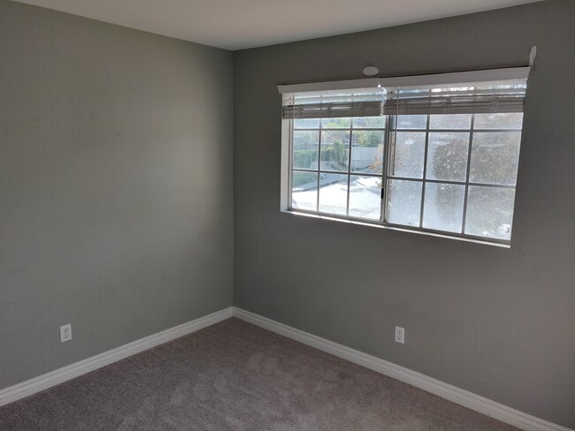 Building Photo - 1808 Crystal Ridge Way