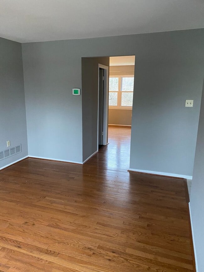 Building Photo - Townhome in Millersville